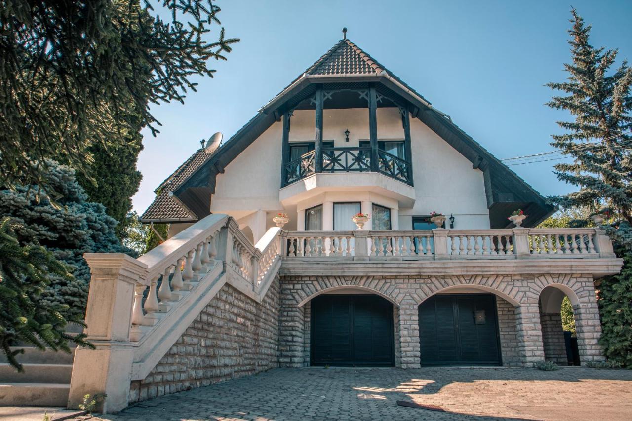 Villa Viktoria Balatonfüred Exteriör bild