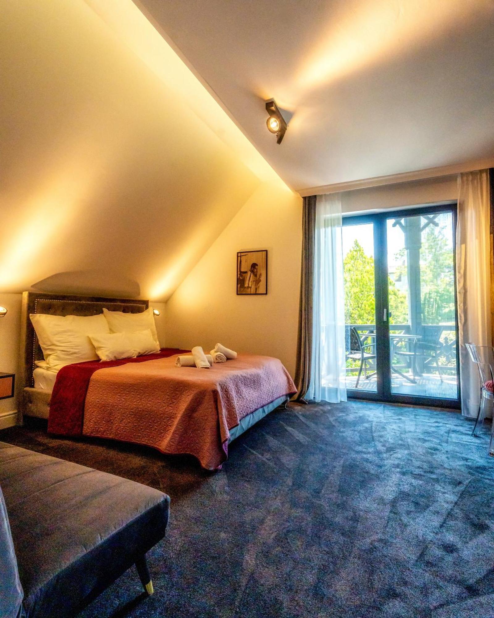 Villa Viktoria Balatonfüred Exteriör bild